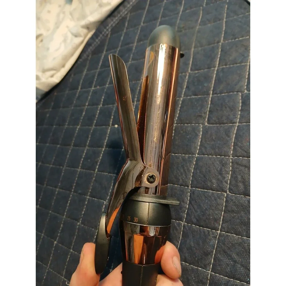 Conair InfinitiPro Rose Gold Titanium 1¼ inch Curling Iron Hair Styling Wand!